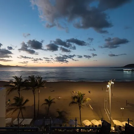 Seafront Sagasta Apartment *
